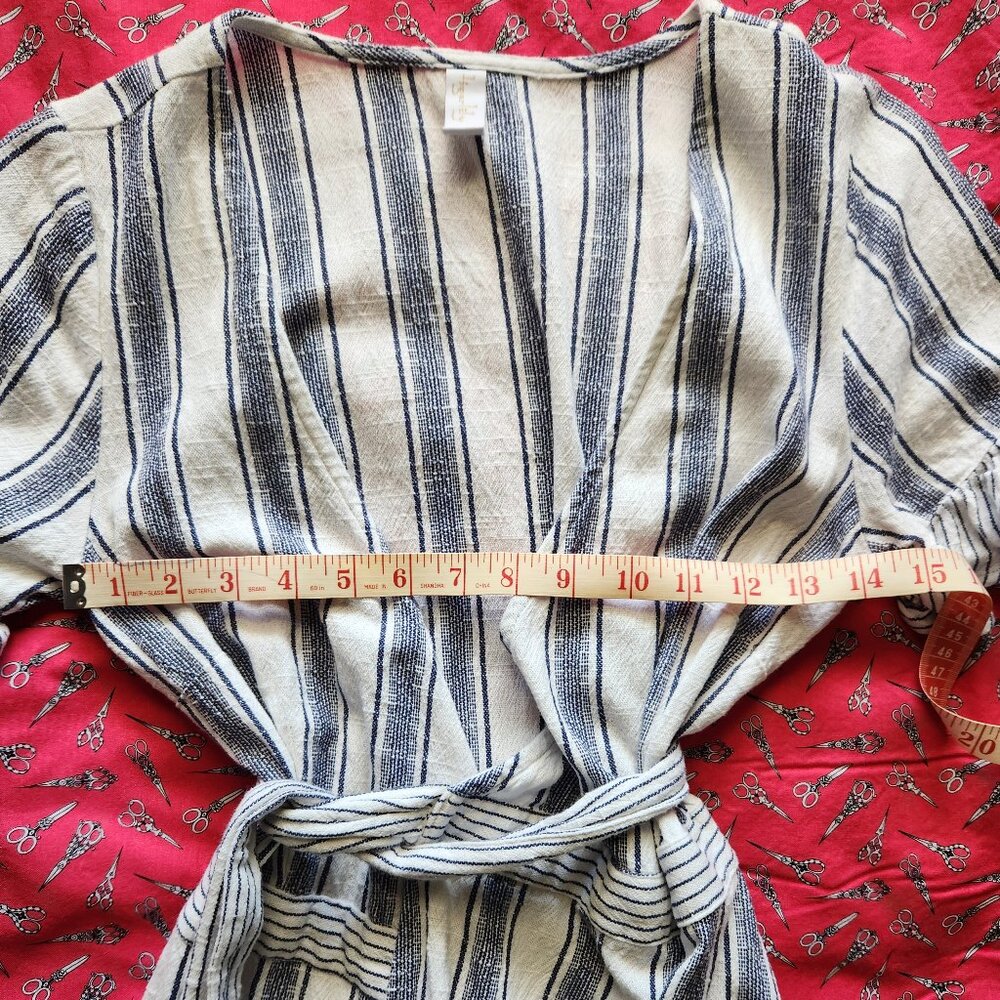 Striped wrap dress - Picture 3 of 3